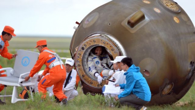 Enam Bulan di Ruang Angkasa, Tiga Astronot Tiongkok Mendarat di Bumi