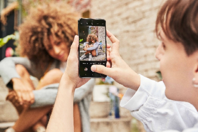 Triple Pro Grade Camera Galaxy S21 FE 5G Siap Dukung Konten Gen Z yang Kreatif dan Inspiratif Jadi Viral