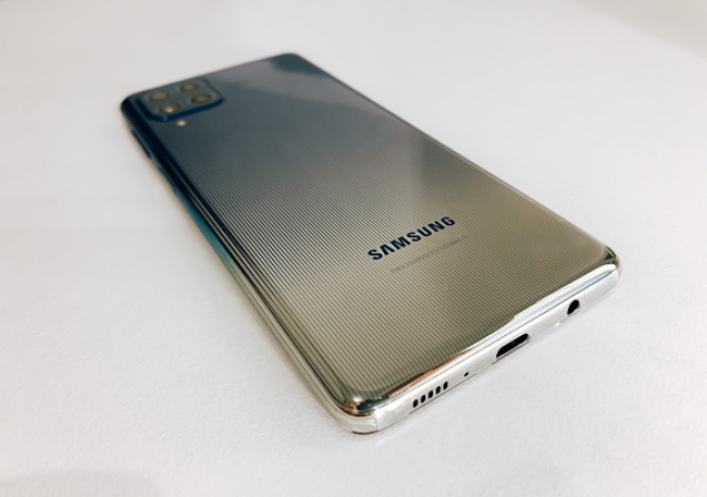 Simak Nih.. 3 Manfaat Samsung Galaxy M62 yang Performanya Megang Banget!