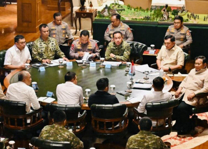 Prabowo Bahas Karhutla Sumatra dan Kalimantan Bersama Panglima TNI serta Kapolri