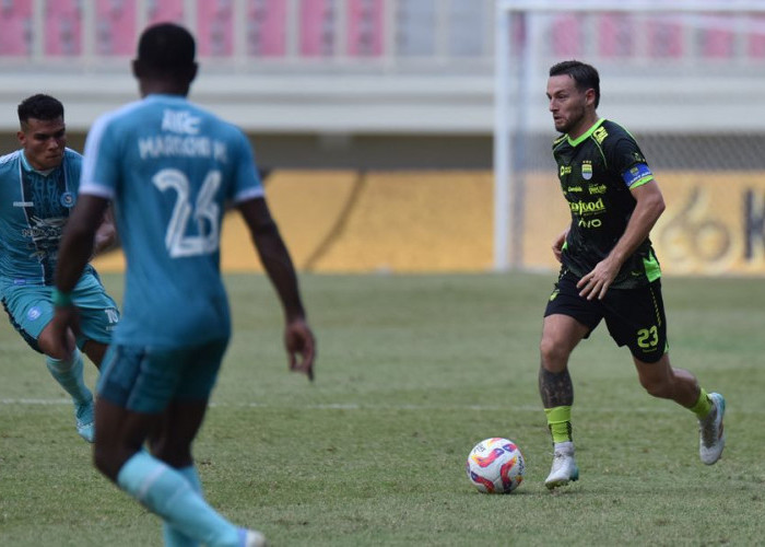 Marc Klok Sah Jadi Legenda Persib Bandung karena 3 Faktor Ini Mengikuti Jejak Robby Darwis