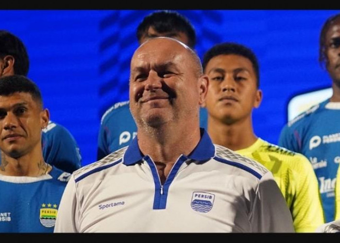 Usai Launching Pemain Persib, Bojan Hodak Langsung Pikirkan 11 Pemain Inti untuk Liga 1 2024-2025