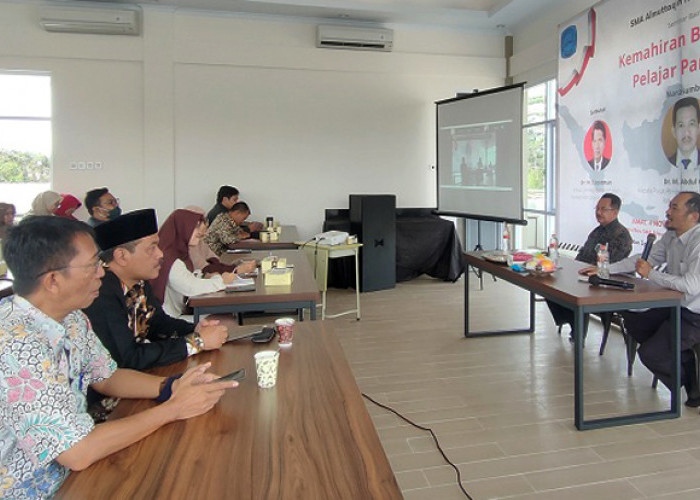 SMA Al Muttaqin Fullday School Tasikmalaya Ajarkan Kesantunan Berbahasa Indonesia