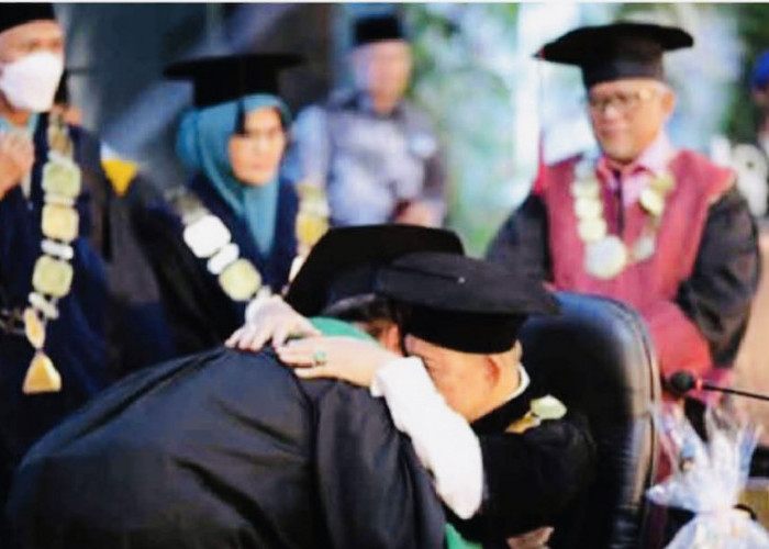 KH A Bunyamin Ruhiat Pensiun sebagai Rektor Institute Agama Islam Cipasung