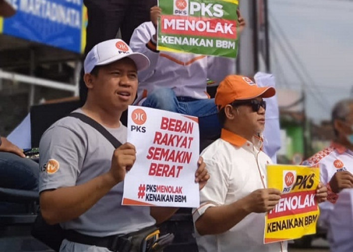 Di Tugu Simpang Lima Tasikmalaya, PKS Gaungkan Penolakan Kenaikan Harga BBM Bersubsidi