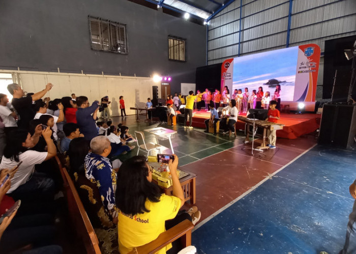 Cara SD Yos Sudarso Tasikmalaya Melestarikan Budaya Sunda: Harmoni Angklung di Tengah Keberagaman