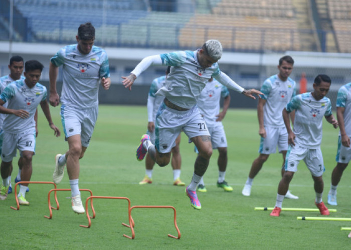 H-1 Persib vs Bali United, Bojan Hodak Belum Memimpin Langsung Latihan, Ada Apa?