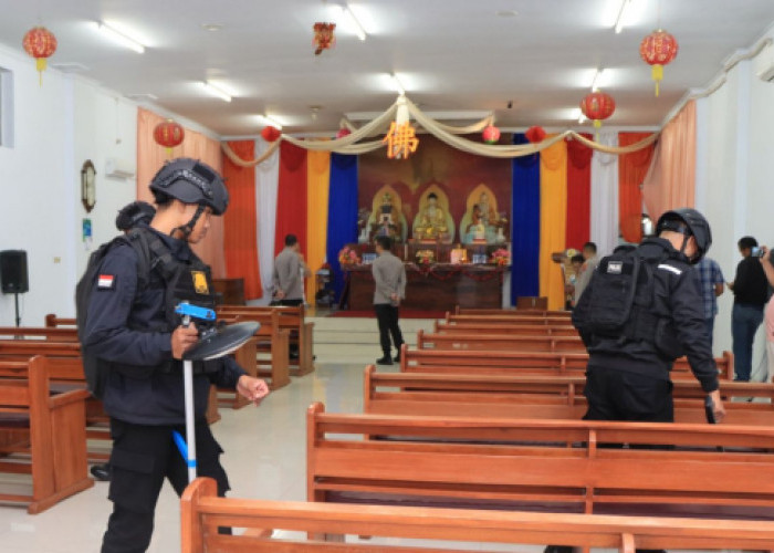 Sebelum Perayaan Hari Waisak, Kapolres Tasikmalaya Kota Pimpin Sterilisasi Vihara Avalokitesvara 