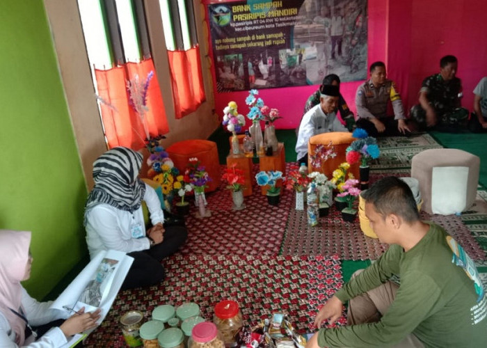 Tim Penilai Melihat Semangat Hebat Mengembangkan Bank Sampah di Kelurahan Kotabaru Kota Tasikmalaya