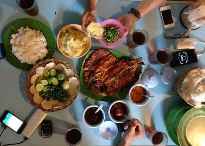 Mudik Lebaran ke Tasikmalaya Selatan? Yuk Kulineran di Rumah Makan ASHRI Khas Sunda yang Selalu Ramai