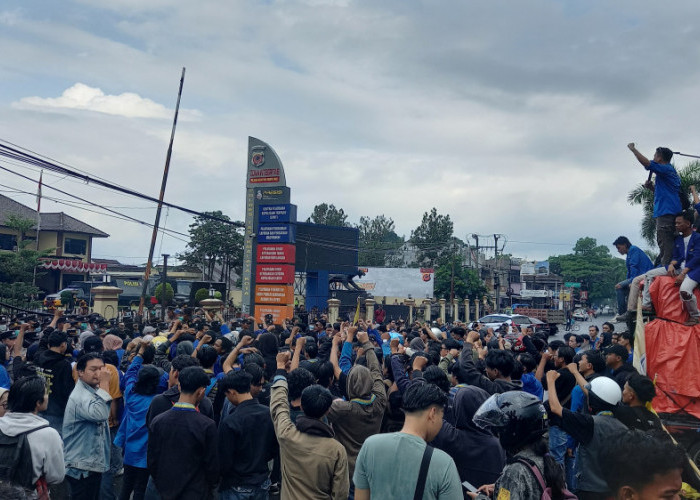 Lagi-Lagi Mahasiswa Aksi di Mapolres Tasikmalaya Kota, Buntut Tindakan Represif