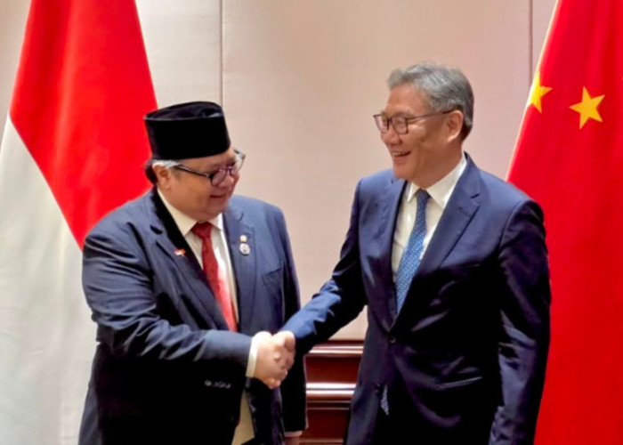 Bertemu Menteri Perdagangan Tiongkok, Airlangga Bahas Investasi dan Kerja Sama Energi