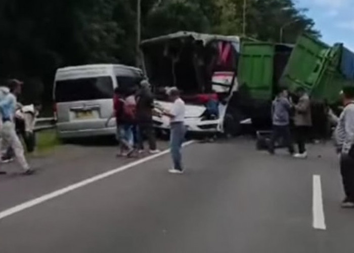 6 Kendaraan Kecelakaan Beruntun di Tol Cipularang, Jasa Marga Ungkap Penyebabnya