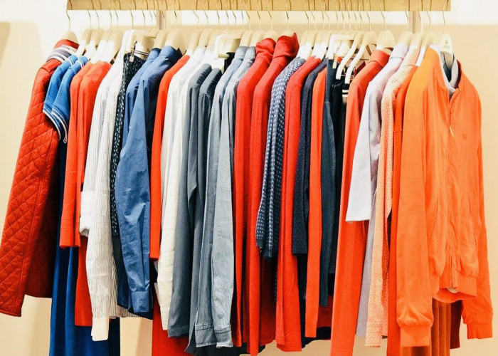 Berikut Tips Memilih Warna Pakaian yang Tidak Menyerap Panas, Hindari Warna Gelap di Cuaca Panas