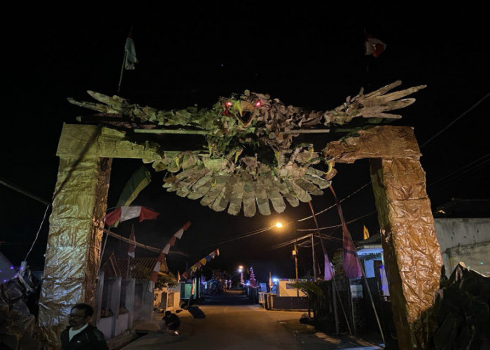 Semangat Kemerdekaan di Kota Tasikmalaya: Warga Kampung Cibungkul Ciptakan Patung Garuda dari Kararas