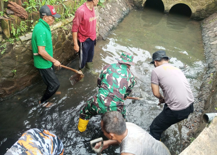 Tasikmalaya Bersih: Sinergi TNI, Polri, dan Warga Cegah Banjir di Mangkubumi  