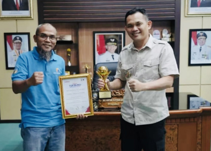 Mantap BPRS Al Madinah Kota Tasikmalaya Raih Penghargaan Top BUMD Award 2023 Sebagai BPRS Bintang 4
