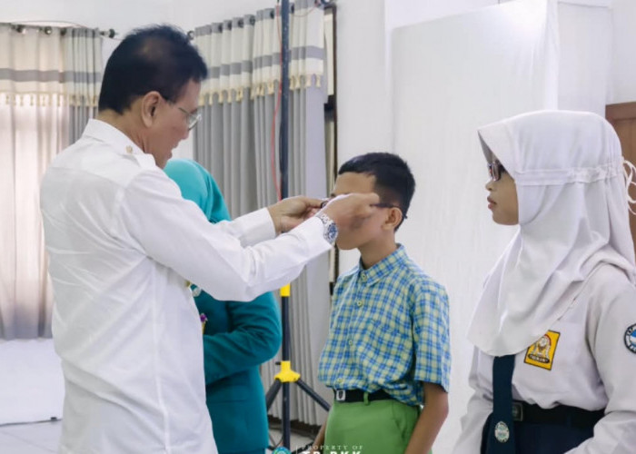 HKG PKK ke-54 Ciamis Salurkan 156 Kacamata Gratis dan Santunan untuk Kader