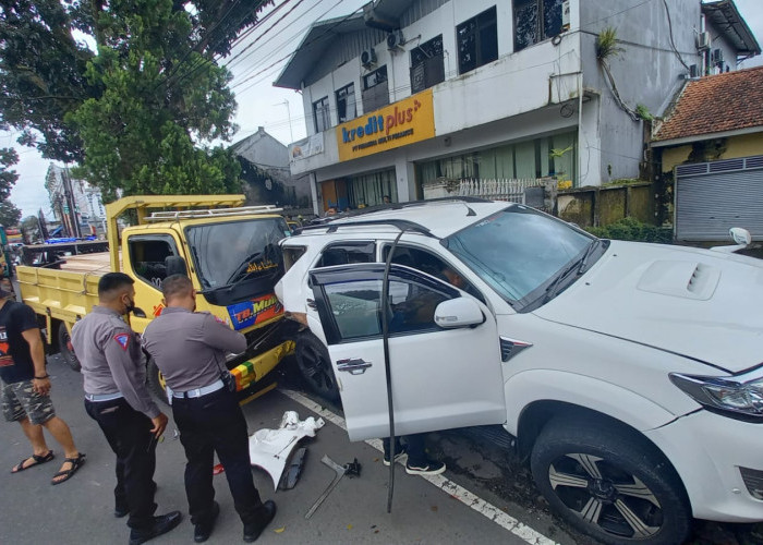 7 Kendaraan Tabrakan Beruntun di Jalan RE Martadinata, Truk Lepas Kendali Penyebabnya Masih Ditelusuri
