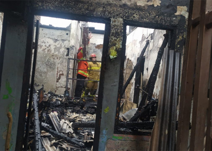 Anak 9 Tahun Tewas Dalam Kebakaran 2 Rumah di Padalarang