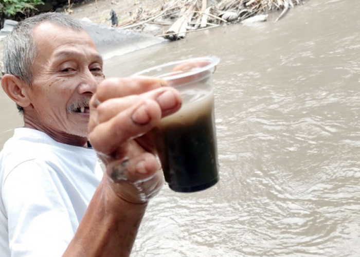 Kualitas Air Sungai Cikunir di Kota Tasikmalaya Mengkhawatirkan