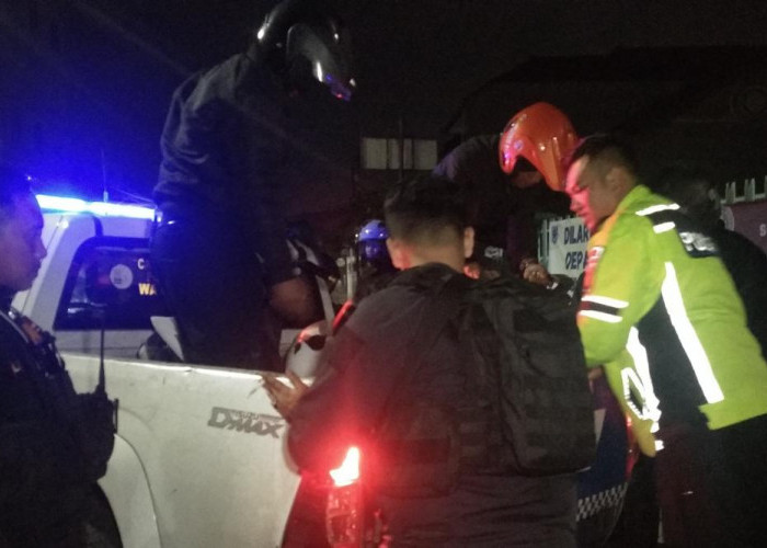 Remaja di Tasikmalaya Ngebut Bawa Motor Sambil Mabuk, Lalu Nyungsep Tabrak Trotoar Jalan Galunggung