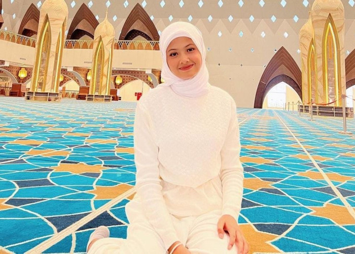 Bikin Adem, Mala dan Ilham Syuting di Masjid Al Jabbar Bandung