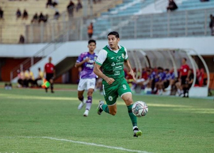 Skuad Mewah Liga 1, Mantan Pemain Persib Bandung Ini Mendapat Pujian Pelatih Marian Mihail, Siapakah Dia?