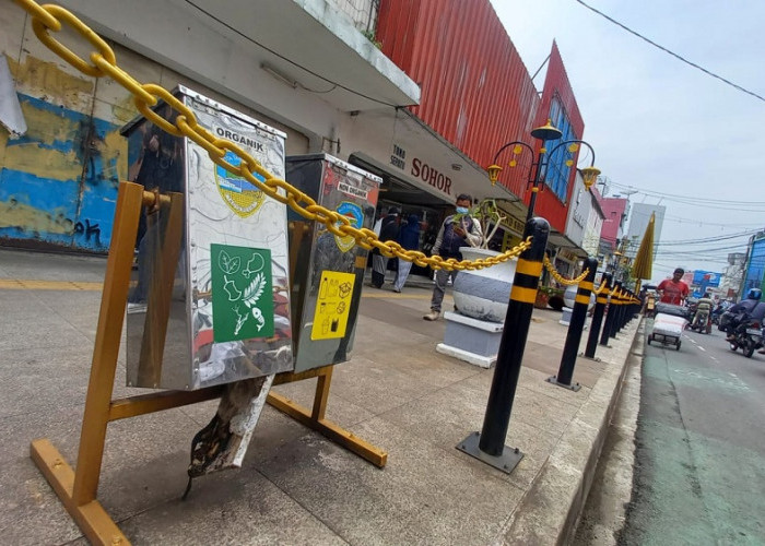Tong Sampah Pedestrian Jalan Cihideung dan Semi Pedestrian Jalan HZ Mustofa Rusak, DLH Ungkap Penyebabnya