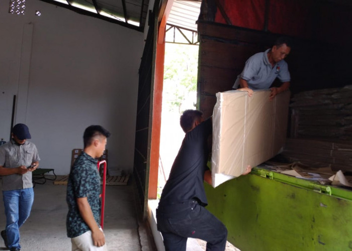 Ribuan Logistik Pemilu 2024 Telah Tiba di Gudang KPU Kota Banjar
