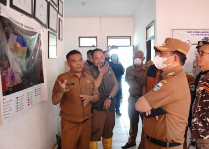 Kebakaran TPA Pasir Bajing Garut, Bupati Pastikan Warga Terdampak Asap Ditangani