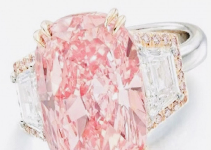 Wow Berlian Berwarna Merah Muda yang Langka Terjual Seharga Rp887 Miliar