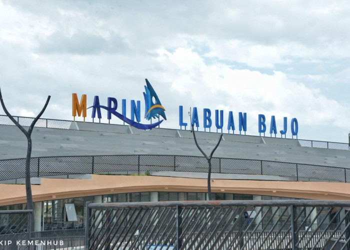 INDAHNYA, Pelabuhan Marina Jadi Lokasi Kegiatan Delegasi KTT ASEAN Melihat Sunset Melalui Kapal Pinisi