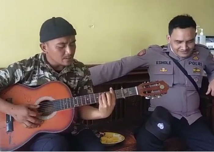 Pria yang Tiduran di Tengah Jalan RE Martadinata, Tasik, Nyanyi Lagu Ini di Polsek Indihiang