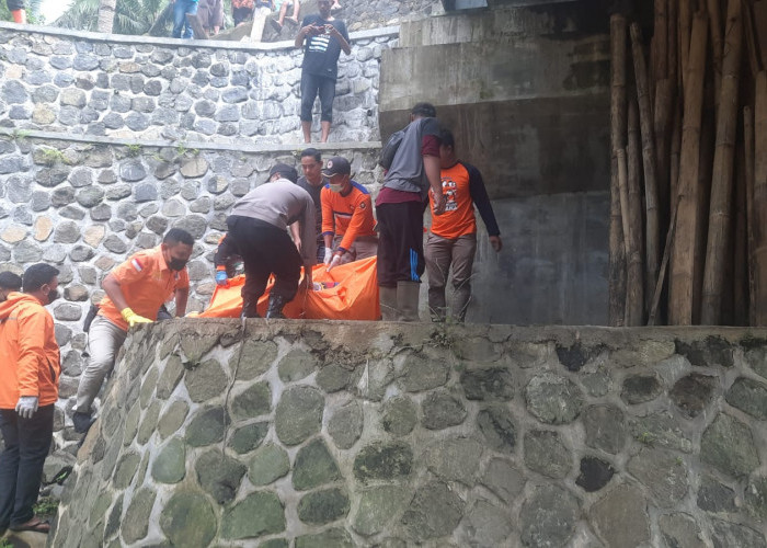 Mayat Pria Muda Tanpa Identitas Ditemukan di Kolong Jembatan Gobang, Purbaratu Kota Tasikmalaya