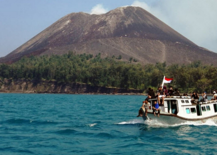Gunung Anak Krakatau Siaga, Kapal di Selat Sunda Diminta Waspada