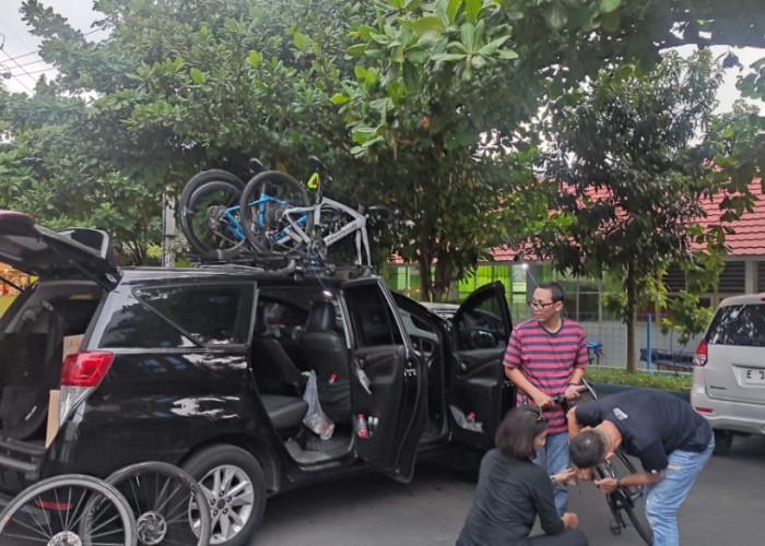 Azrul Ananda Dikawal Kadal Cirebon Cycling Gowes Rute Cirebon-Tasikmalaya, Disambung Komunitas Sepeda Tasik