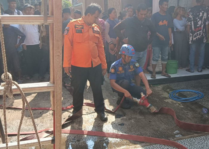 Detik-Detik HP Meledak di Tasik, Rumah Terbakar, Ibu dan Anak Jadi Korban