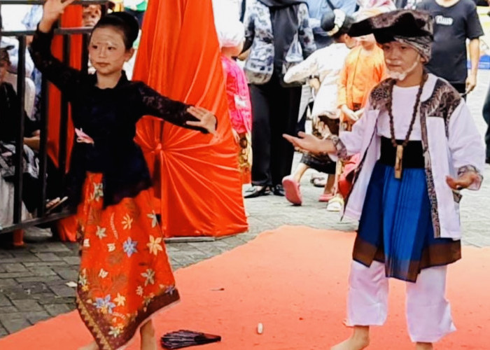 Lestarikan Budaya Seni Lengser dan Ambu di Tasikmalaya, Puluhan Siswa SD Ikut Pasanggiri  