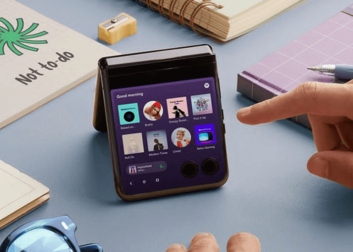 Wow Smartphone Motorola Razr 2023 Bisa Ditekuk Seperti Jam Tangan, Ketahui Spek Dewa Pada Motorola Terbaru Ini