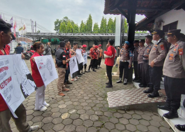Gabungan Mahasiswa, OKP dan Ormas Kembali Datangi Kantor KPU Kota Banjar, Ada Apa?