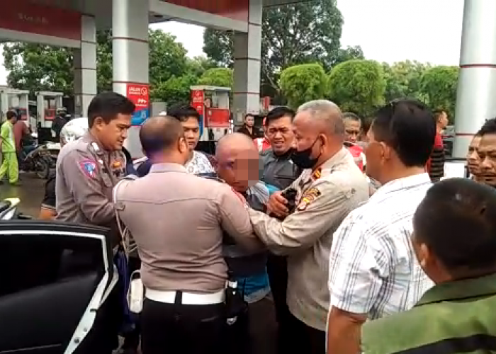 Diduga Akan Bakar SPBU, Pria Pelontos Ditangkap Polisi, Beruntung Aksinya Digagalkan Karyawan Pom Bensin