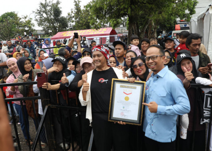 Kota Tasikmalaya Pecahkan Rekor MURI dan Dunia dengan 2.417 Porsi Kupat Tanjung