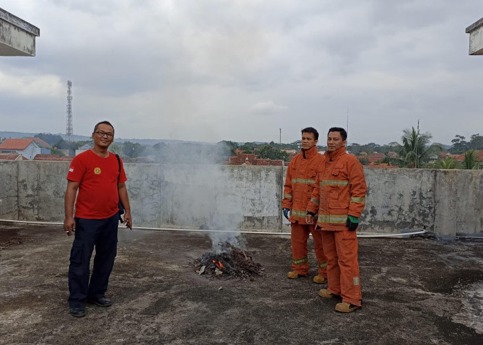 Damkar Kota Banjar Diprank, Laporan Kebakaran Ternyata Pembakaran Sampah di Lantai Tiga Ruko