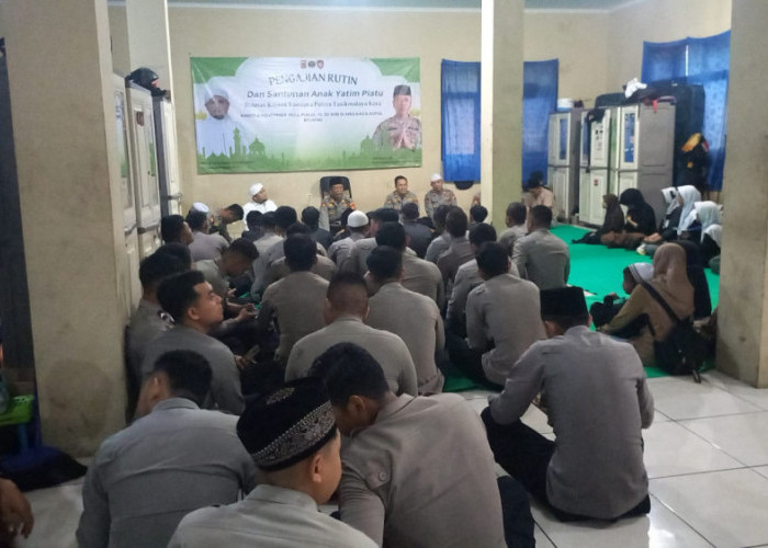 Dalmas Sat Samapta Polres Tasikmalaya Kota Tebar Kasih Lewat Pengajian dan Santunan Anak Yatim