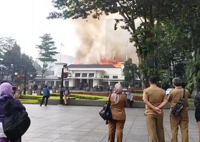  Update: Efek Kompleks Balai Kota Bandung Terbakar, Komputer dan Dokumen di Bapelitbang Hangus  