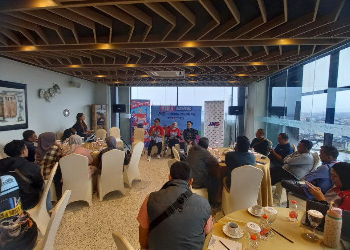 Kolaborasi JNE Tasikmalaya dan UMKM Lokal, Kisah Inspiratif Fadsan Tembus Pasar Internasional