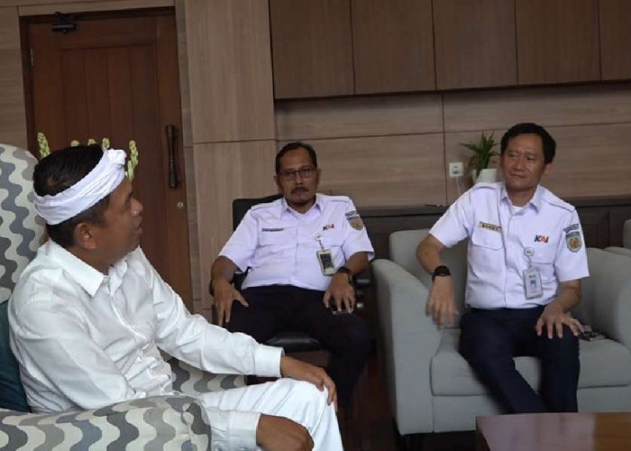 Gubernur dan Dirut KAI Hadirkan Kereta Petani dan Pedagang di Jawa Barat