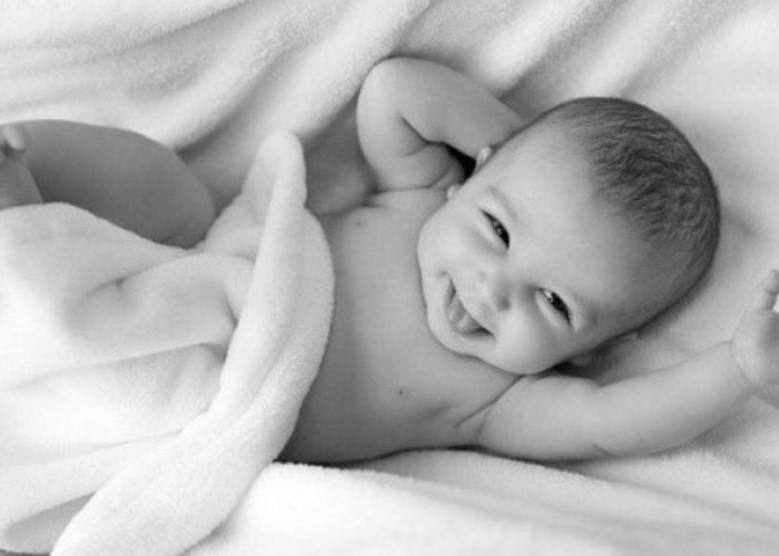 Berapa Jumlah Kedipan Mata Bayi yang Normal dalam Semenit? 
