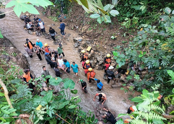 Mohon Doanya, Pencarian Korban Hilang Jembatan Amblas di Tasikmalaya Terkendala Arus Sungai dan Kondisi Tanah